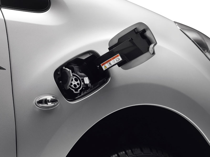 Peugeot Partner Electric 2013 - charge socket