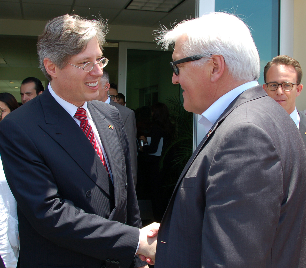 Georg F. W. Schaeffler (left) welcomed Foreign Minister Frank-Walter Steinmeier