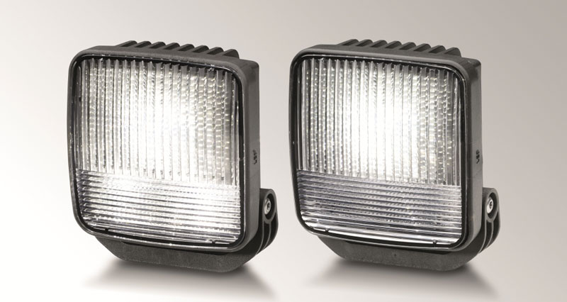 Particularly dangerous areas beside and behind the trailer are optimally illuminated using a special lens system (photo: HELLA).