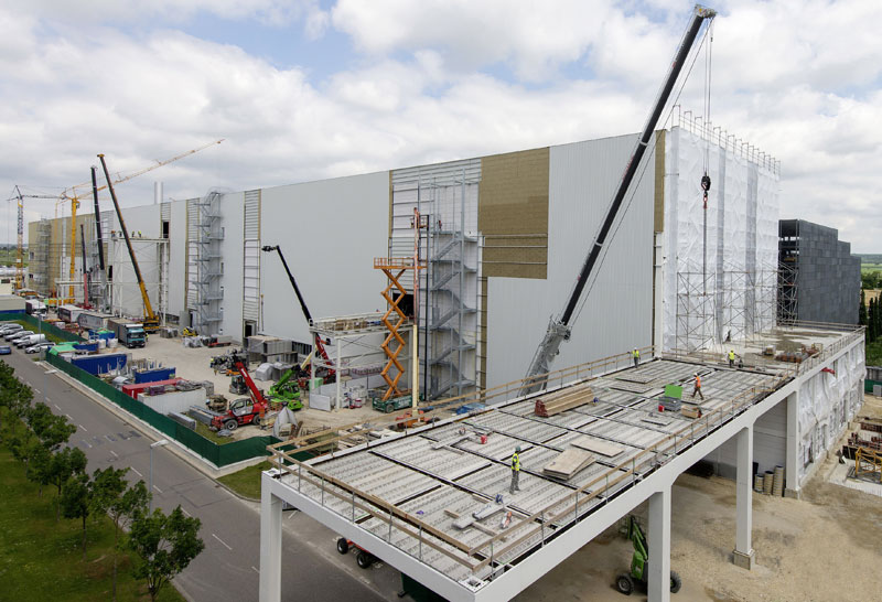 Audi celebrates topping out of new paint shop