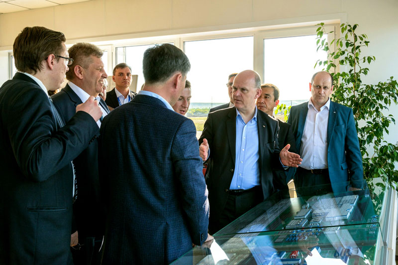 JSC AVTOVAZ Nicolas Maure
