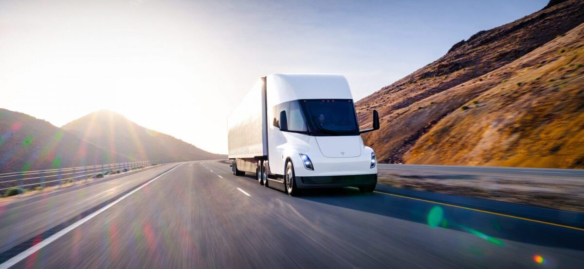 Long-awaited Tesla Semi enters volume production in Nevada插图