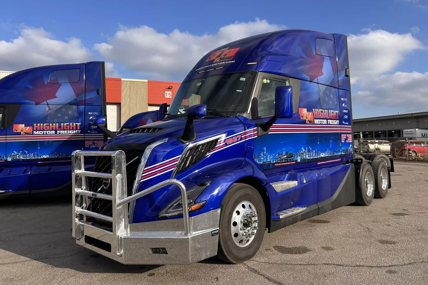 Volvo delivers 125 VNL trucks to Canadian fleet