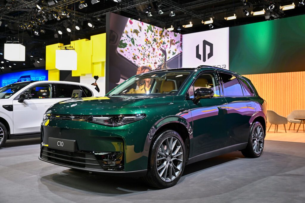 Leapmotor debuts B03X, B05 at Brussels show插图