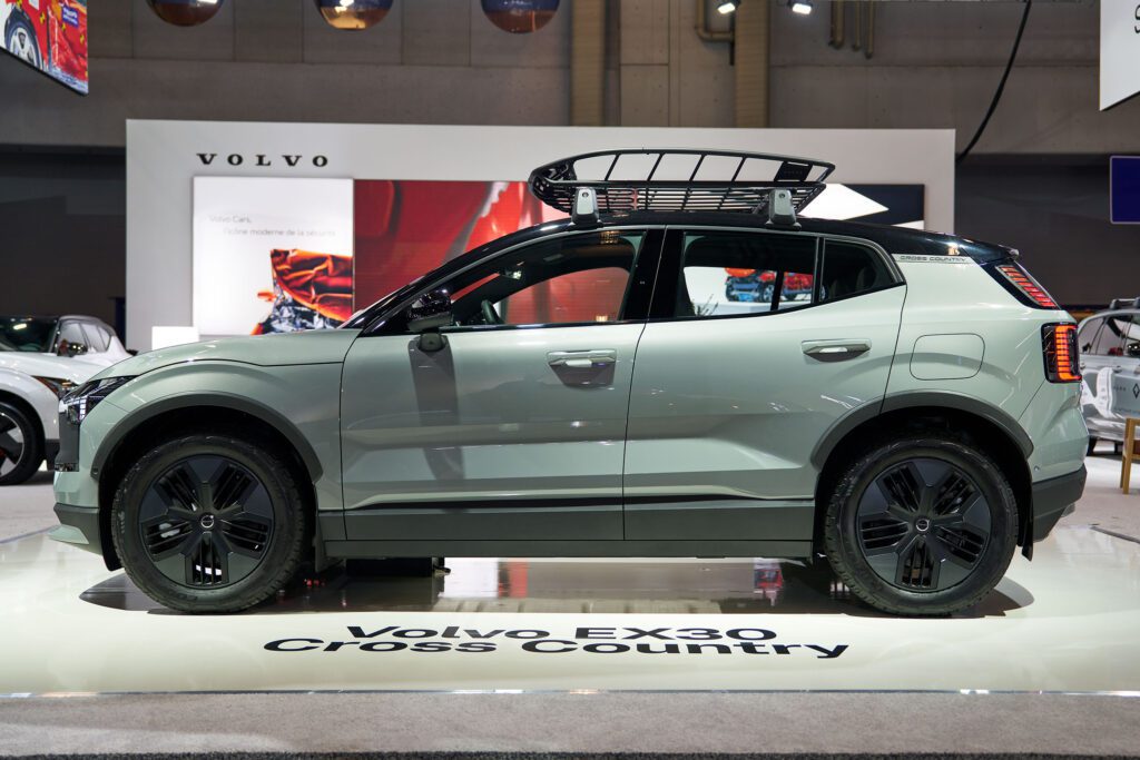 Volvo brings EX30 Cross Country to Montreal show插图