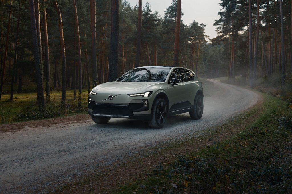 Volvo reveals EX60 mid-size electric SUV for Europe插图