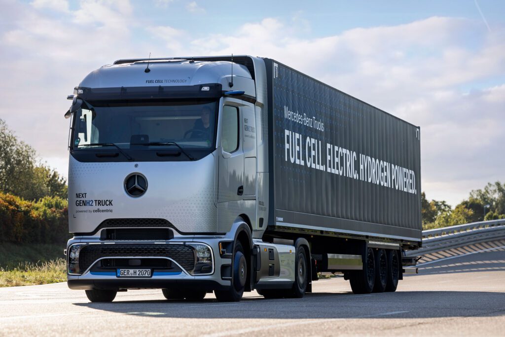 Daimler Truck unveils NextGenH2 hydrogen truck插图