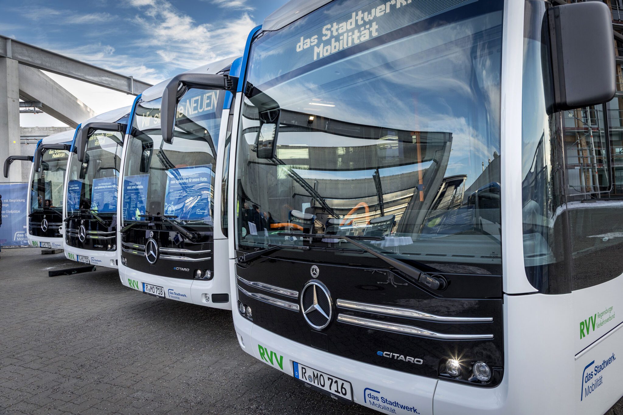 Daimler Buses delivers eight eCitaro Gs to Regensburg