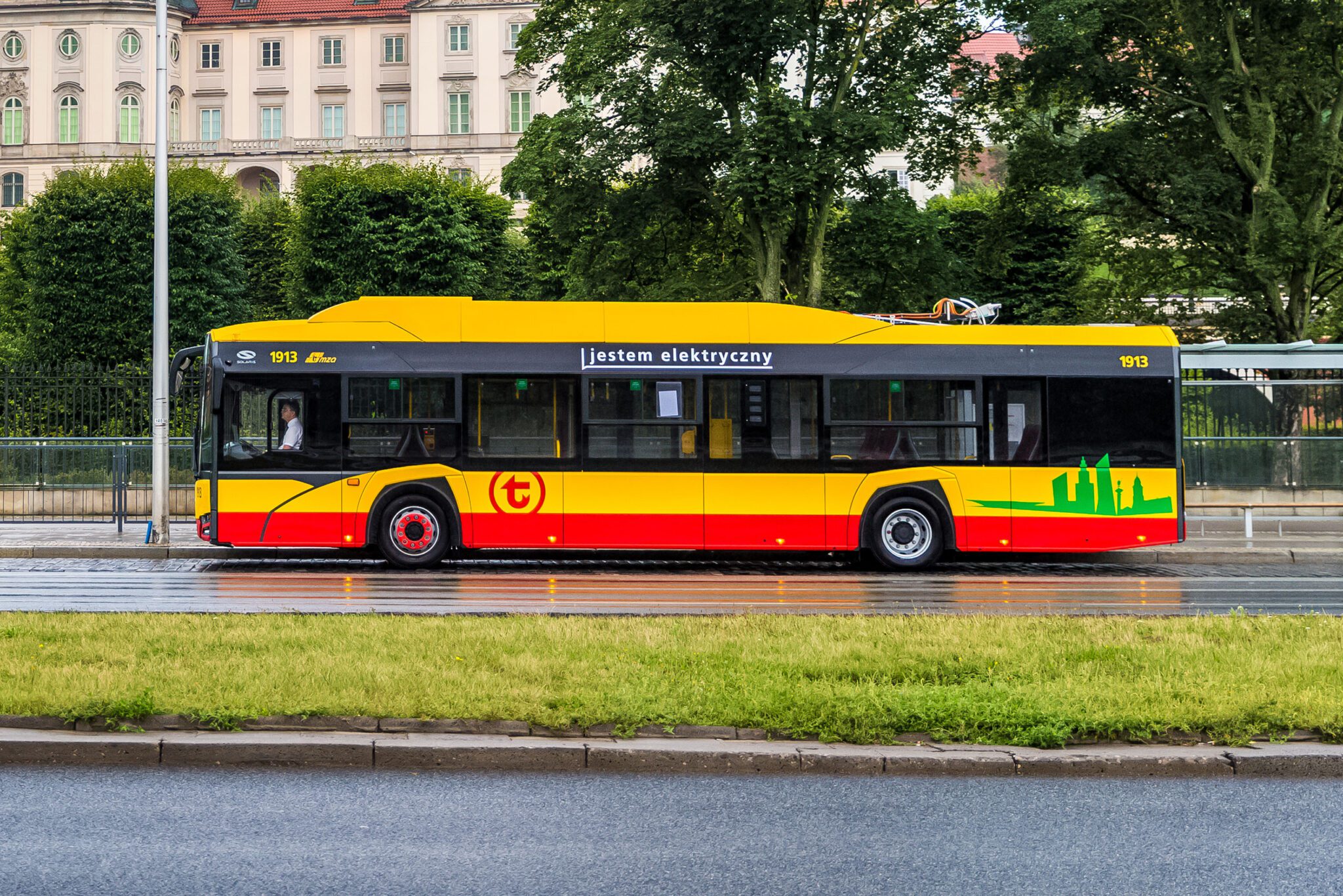 MZA Warsaw orders 79 additional Solaris e-buses
