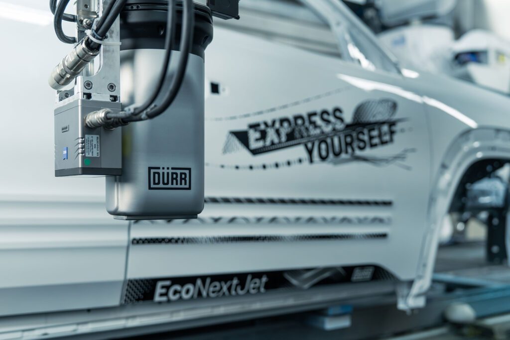 Dürr unveils system for printing designs on cars插图