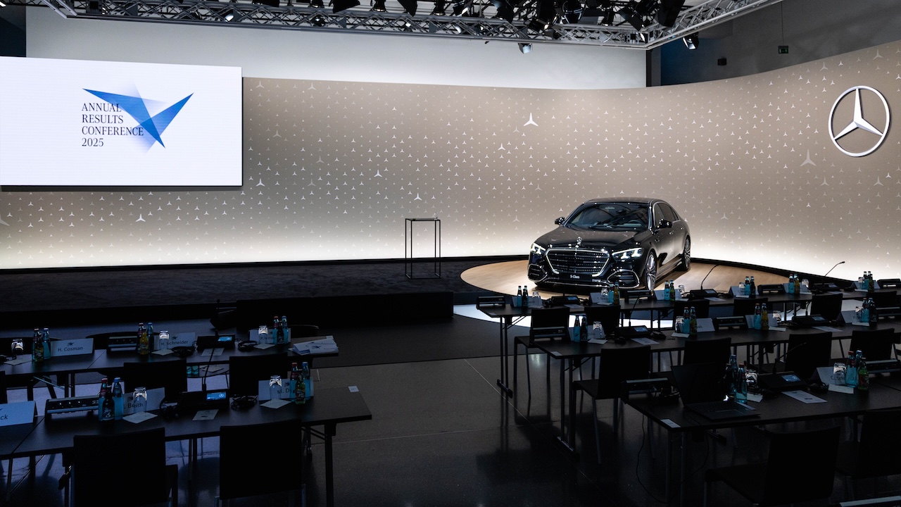 Mercedes’ profits halved in 2025 due to low volume, tariffs