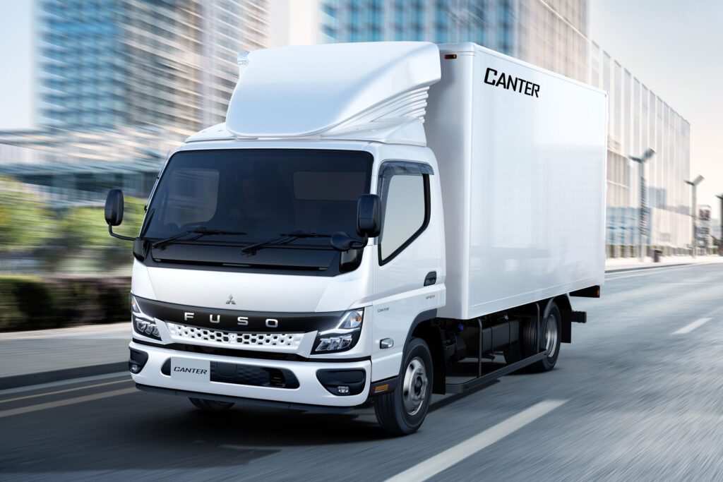 New Fuso Canter exceeds Japan fuel efficiency standards插图