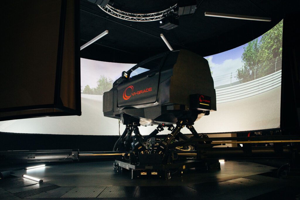 VI-grade takes HyperDock to North America at Multimatic插图