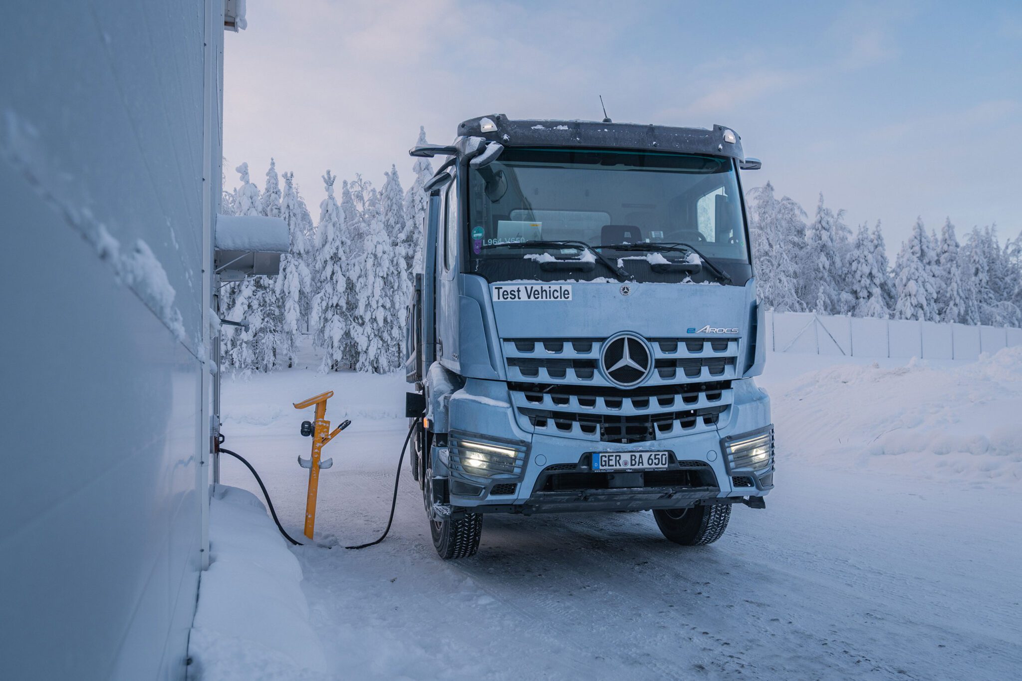 Mercedes-Benz eArocs 400 completes Arctic winter testing
