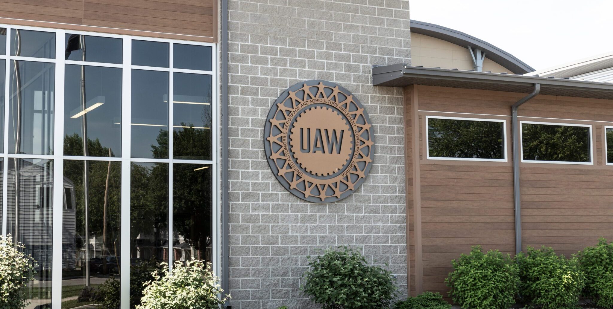 Re-elected Fain sets UAW on collision course with Detroit