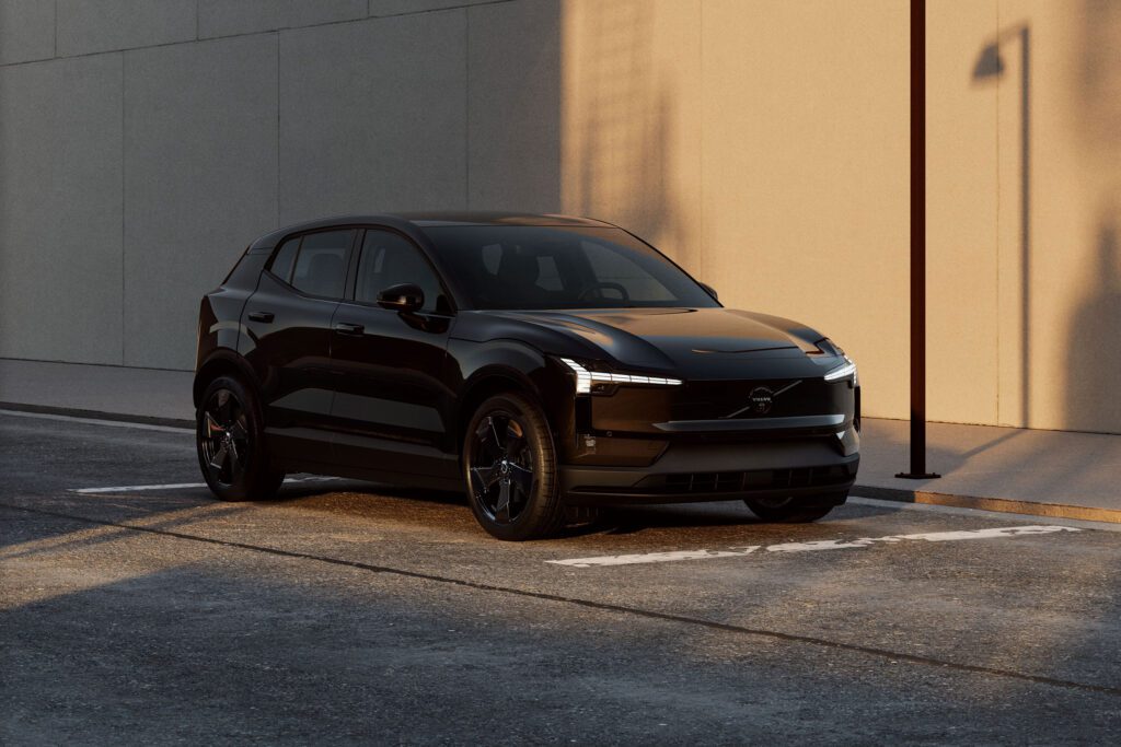 Volvo EX30 gains entry-level powertrain, V2L feature插图