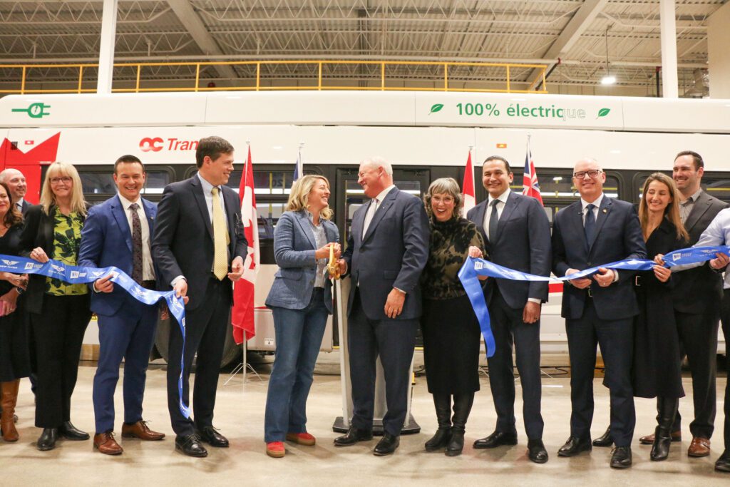 New Flyer opens Canadian bus production facility插图