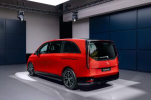 Mercedes-Benz unveils all-electric VLE grand limousine插图1