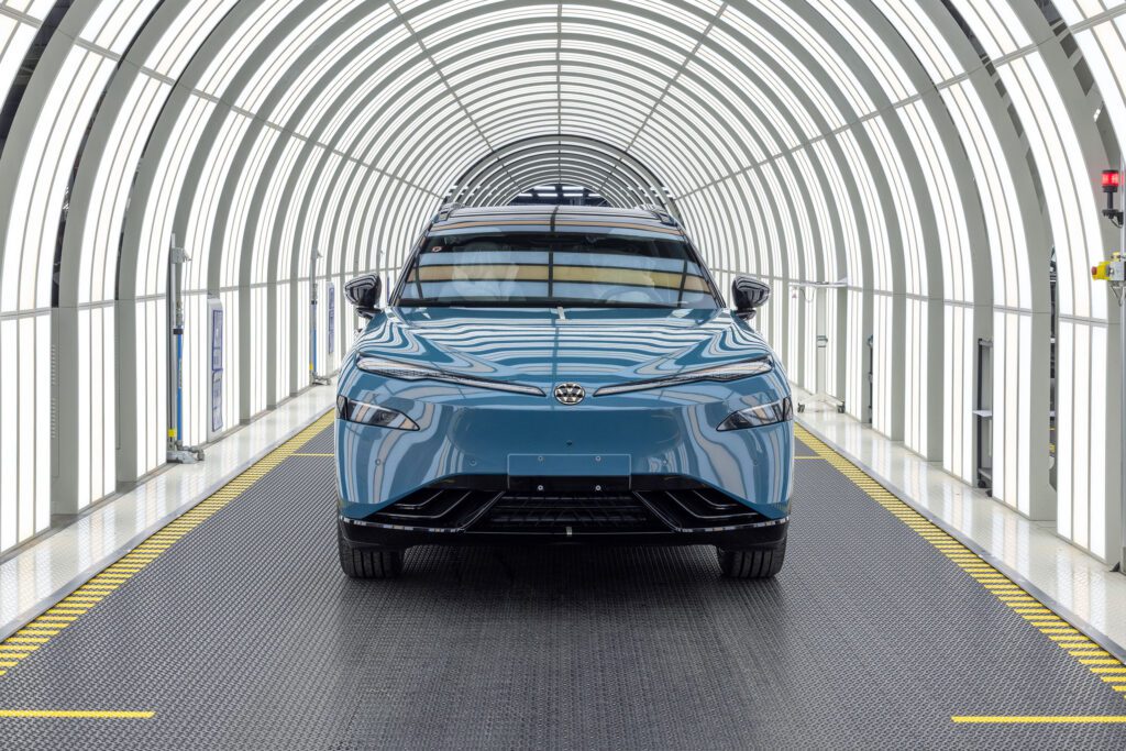 Volkswagen begins production of ID.Unyx 08 with Xpeng in Hefei插图