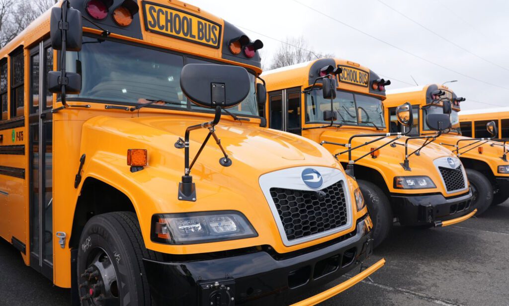 Prince William County schools take 62 Blue Bird propane buses插图