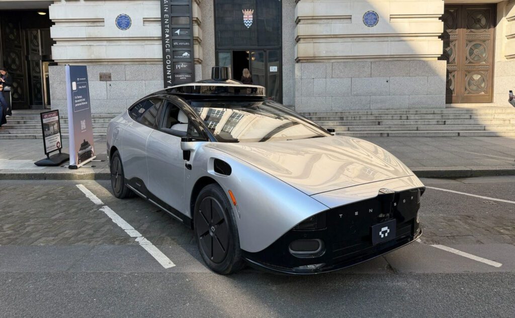 Tensor debuts L4 personal robocar at European AV Summit插图