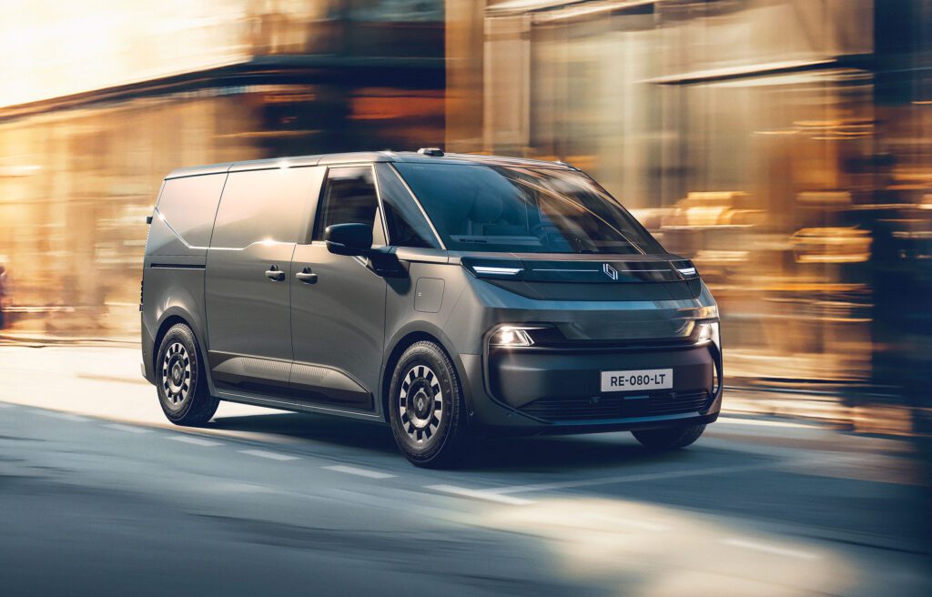 Renault Trafic E-Tech electric makes UK debut at CV Show插图