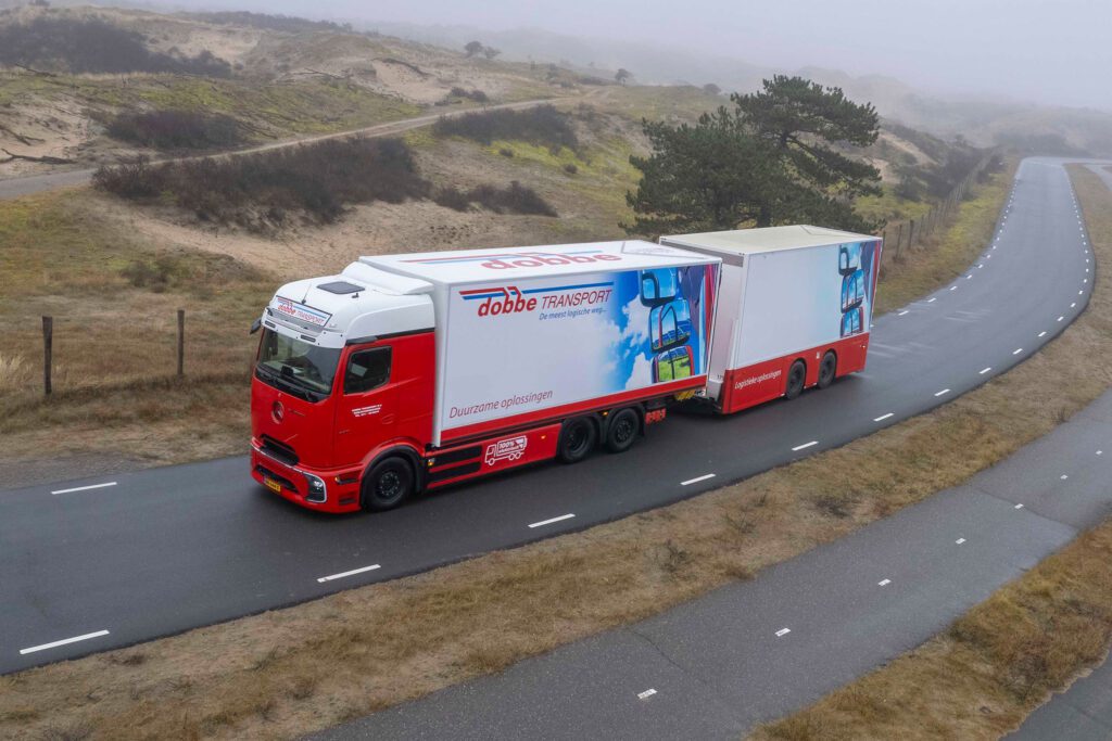 Dobbe Transport expands electric fleet with eActros 600插图