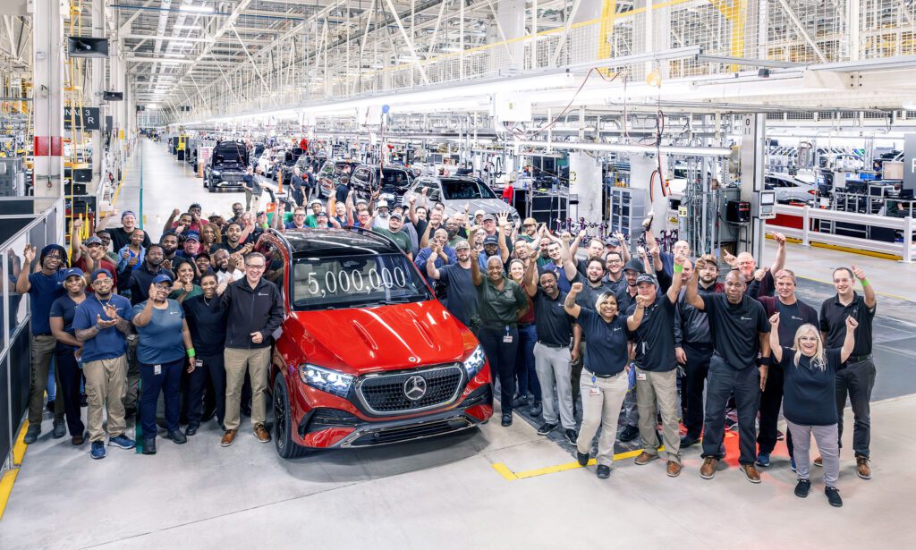 Mercedes-Benz marks 30 years in Alabama with dual SUV premiere插图