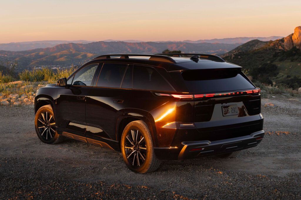 Subaru unveils Getaway three-row electric SUV in New York插图1