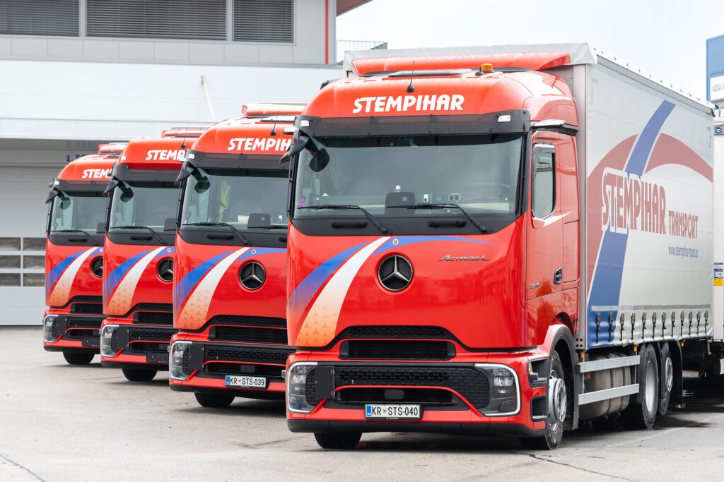 Mercedes-Benz Trucks marks 130 years with Slovenia focus插图