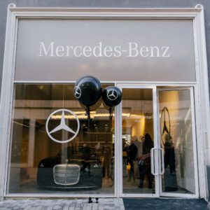 Mercedes-Benz opens city-centre brand studios worldwide插图