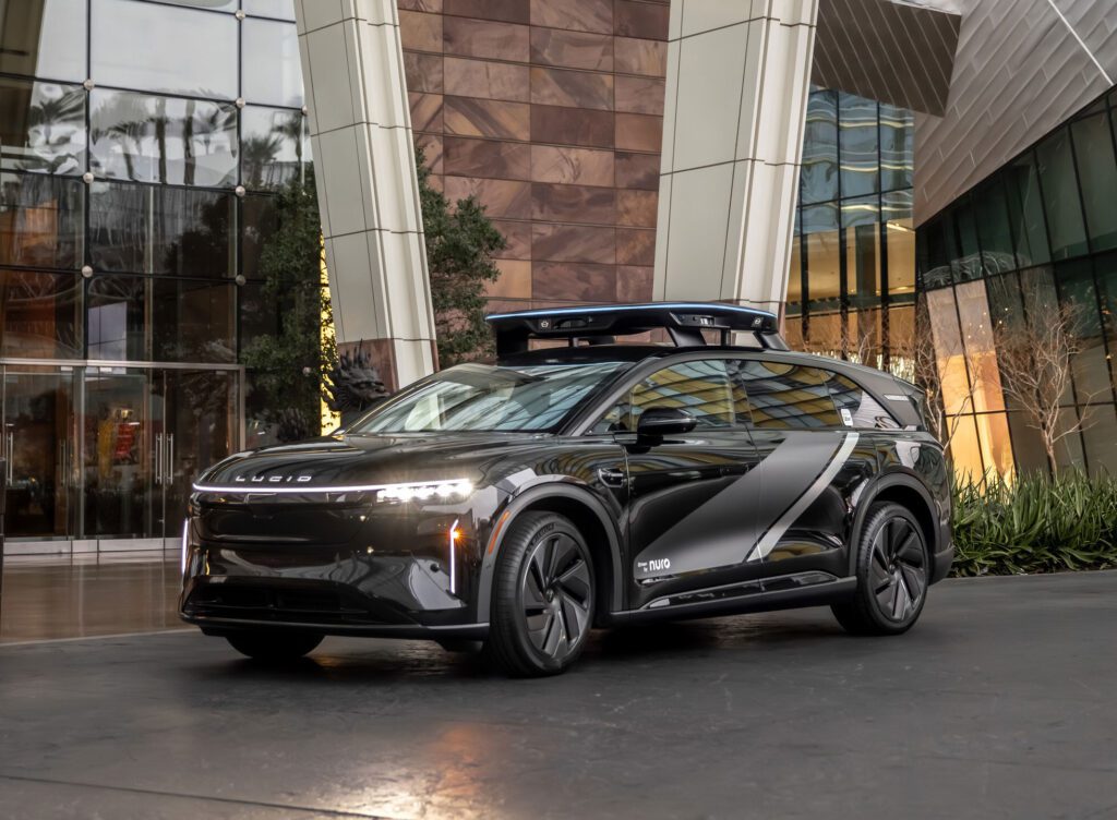 Lucid and Uber expand robotaxi deal to 35,000 vehicles插图