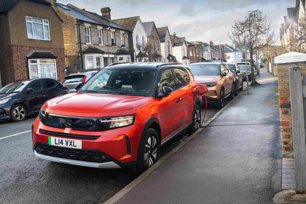 Vauxhall adds Kerbo Charge to on-street EV campaign插图