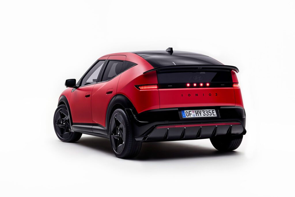 Hyundai unveils Ioniq 3 with 496km Aero Hatch插图2