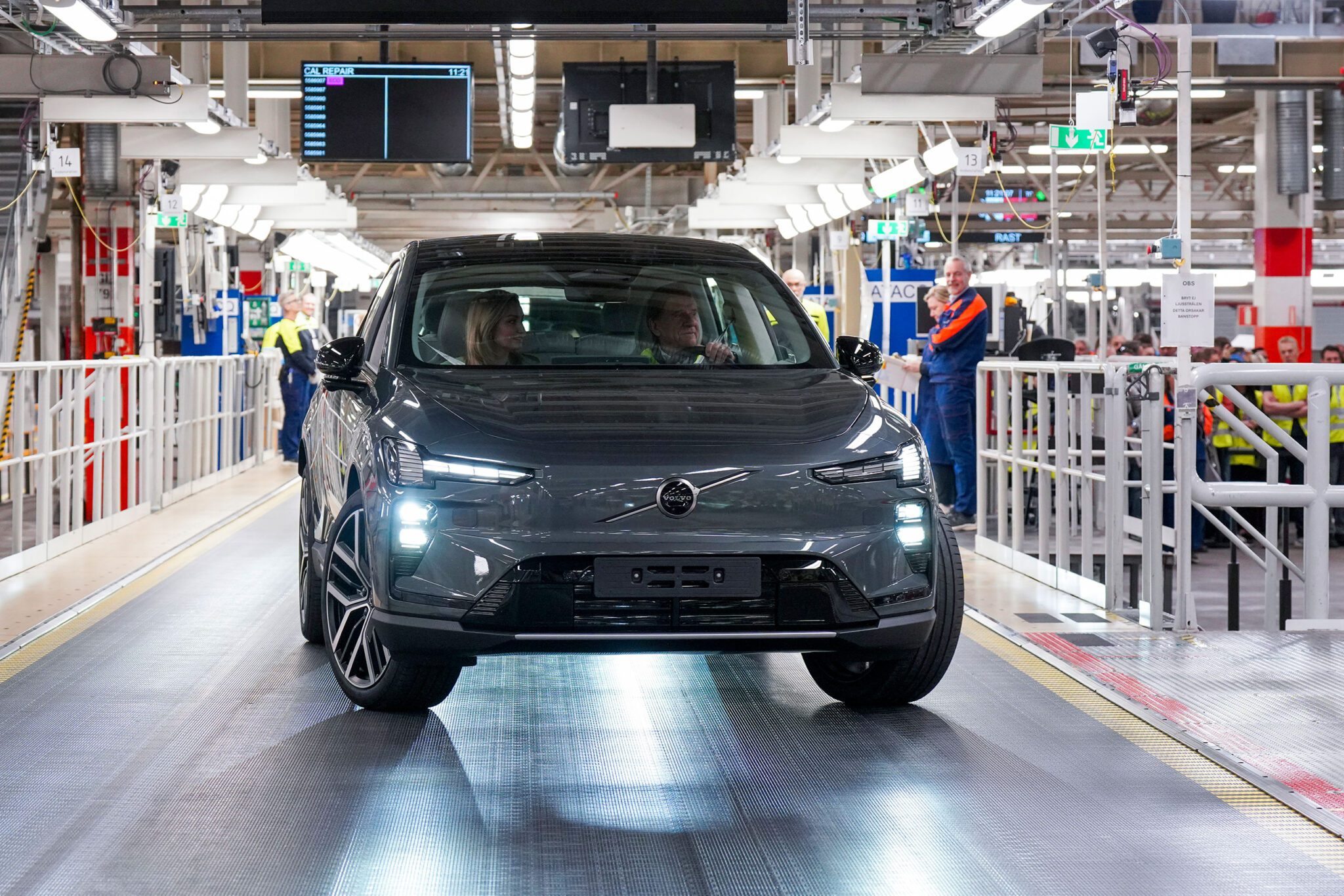 Volvo Cars starts EX60 production at Torslanda