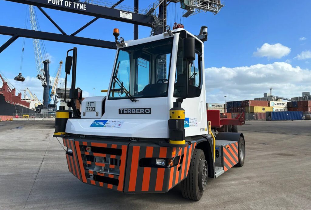 P-CAL completes autonomous tractor trial at UK port插图