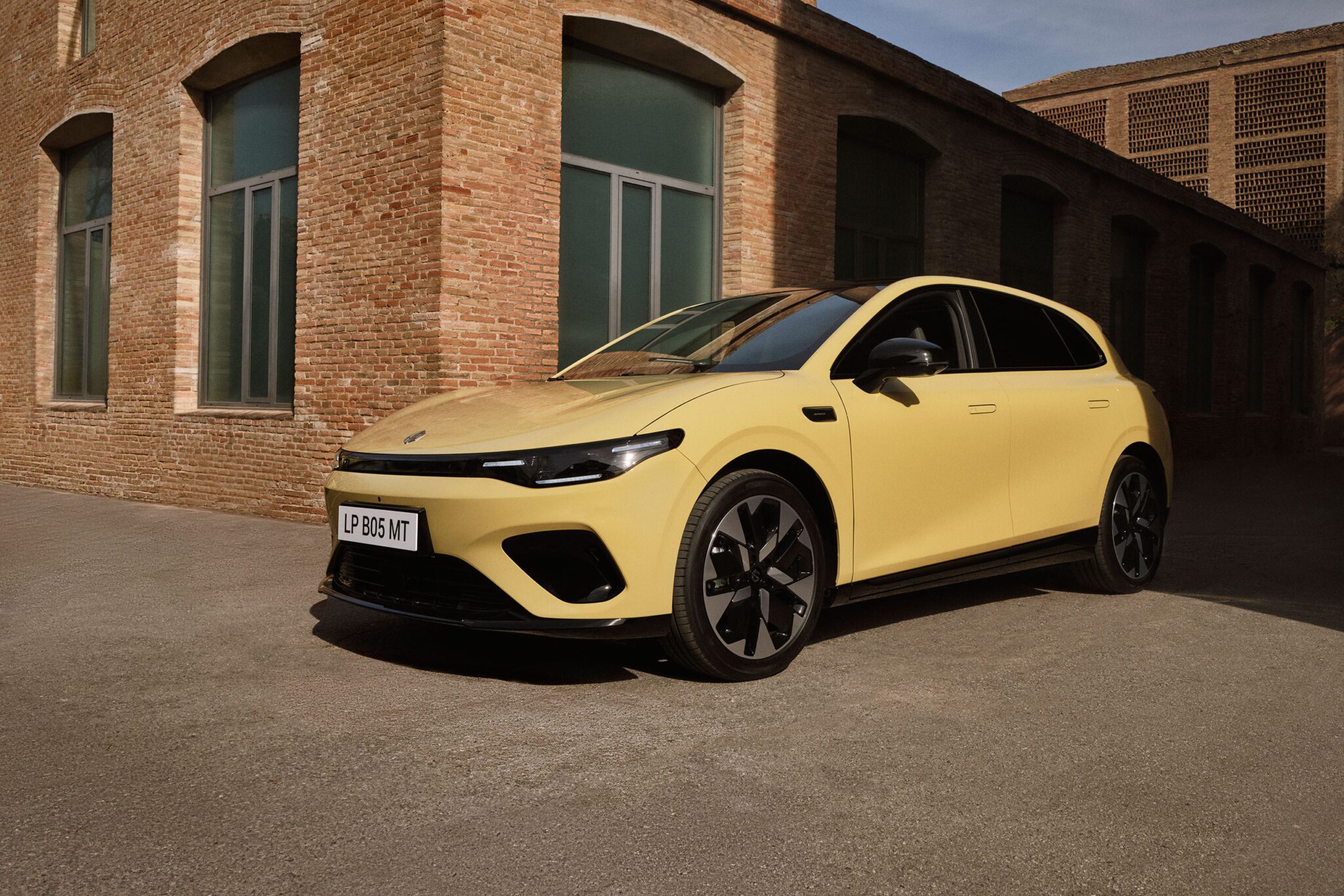 Leapmotor debuts B05 electric model at Poznań show