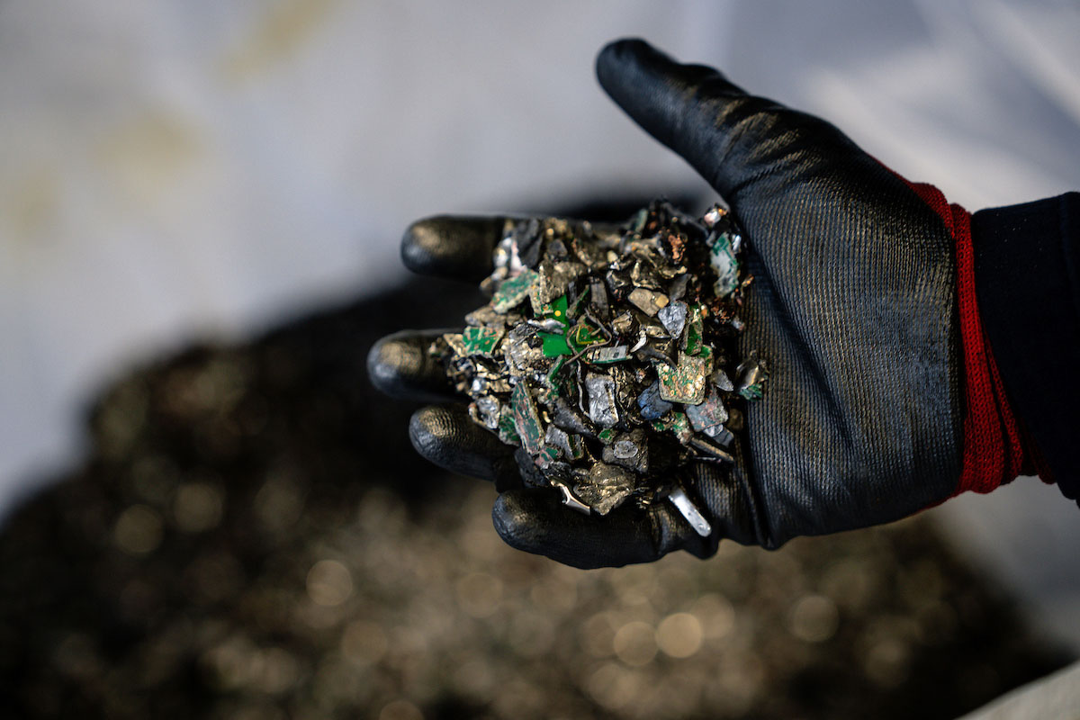 UK ReCAM project to refine battery black mass at home