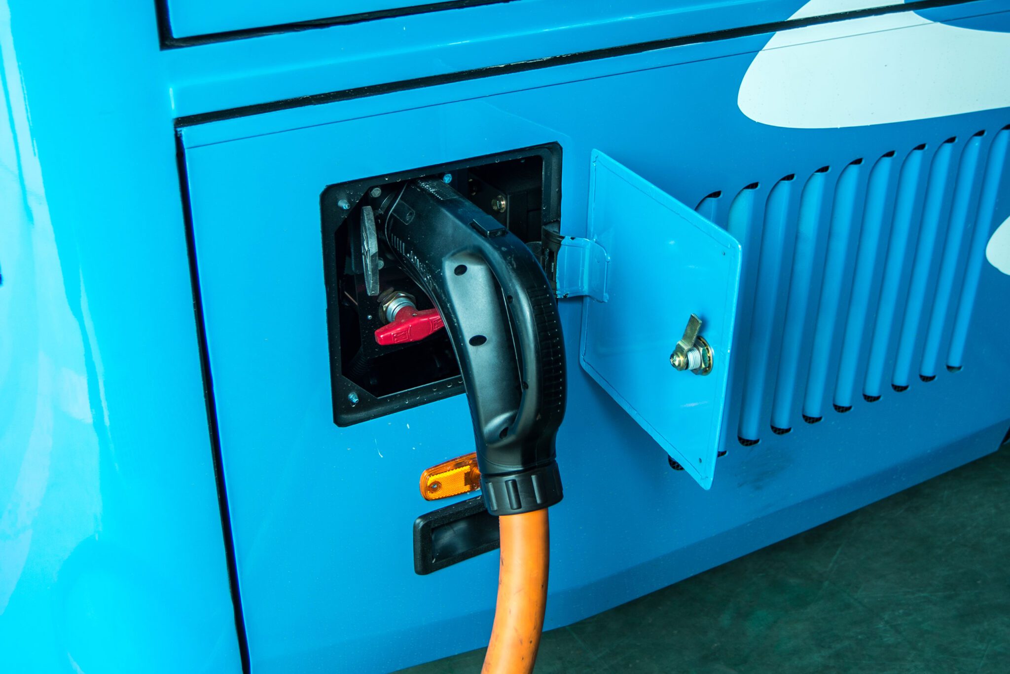 State Grid Changzhou energises community EV chargers