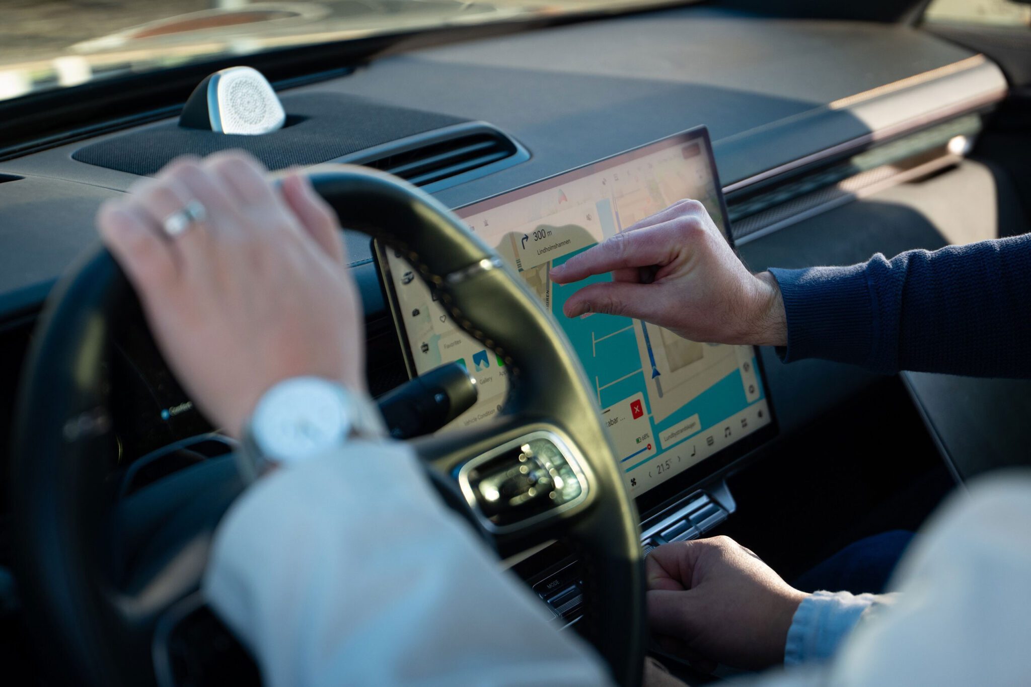 Vodafone and Geely extend deal for in-car digital services