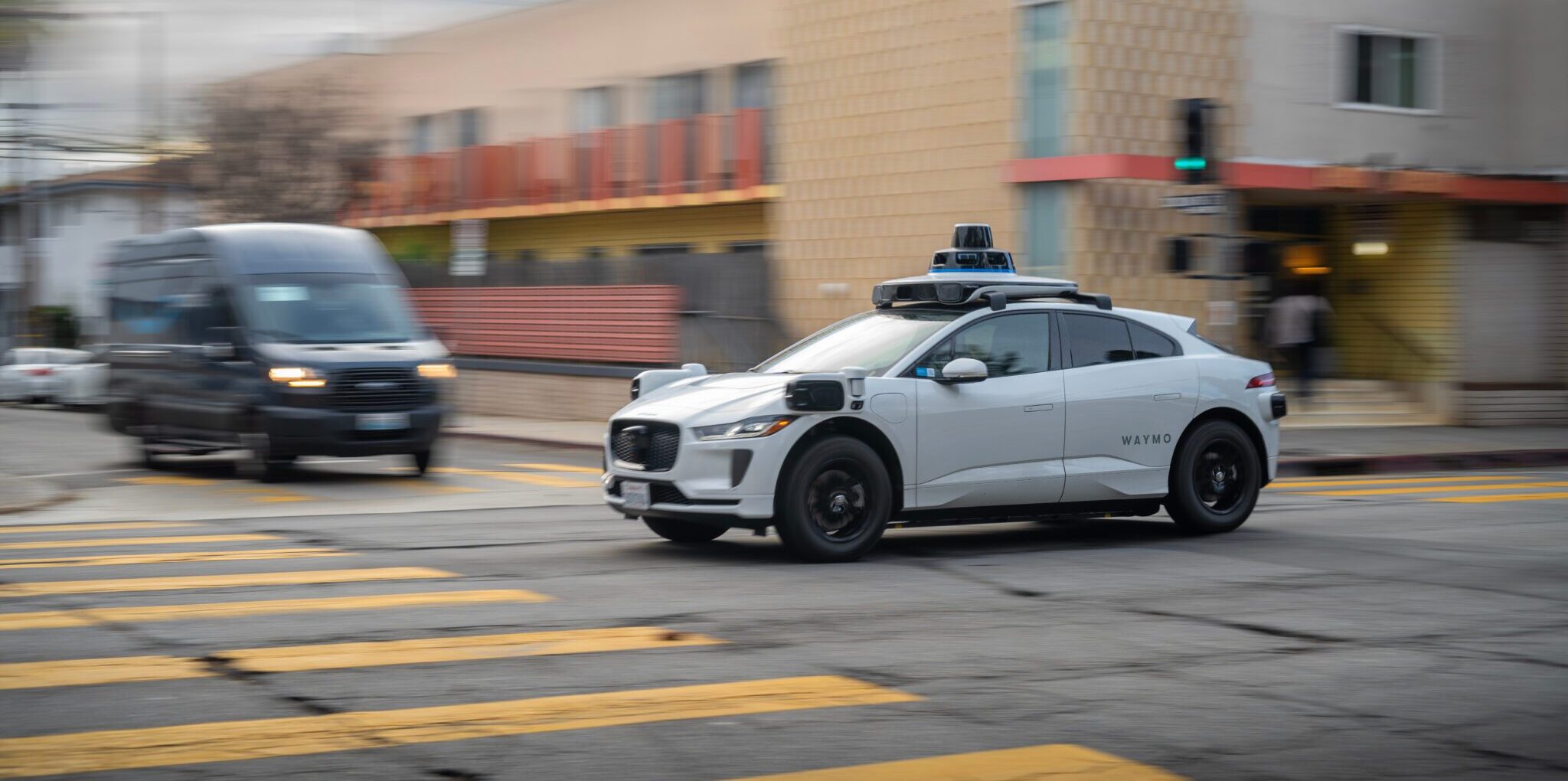 AutoWireDaily — NHTSA gives AV firms a month to fix first-responder failures