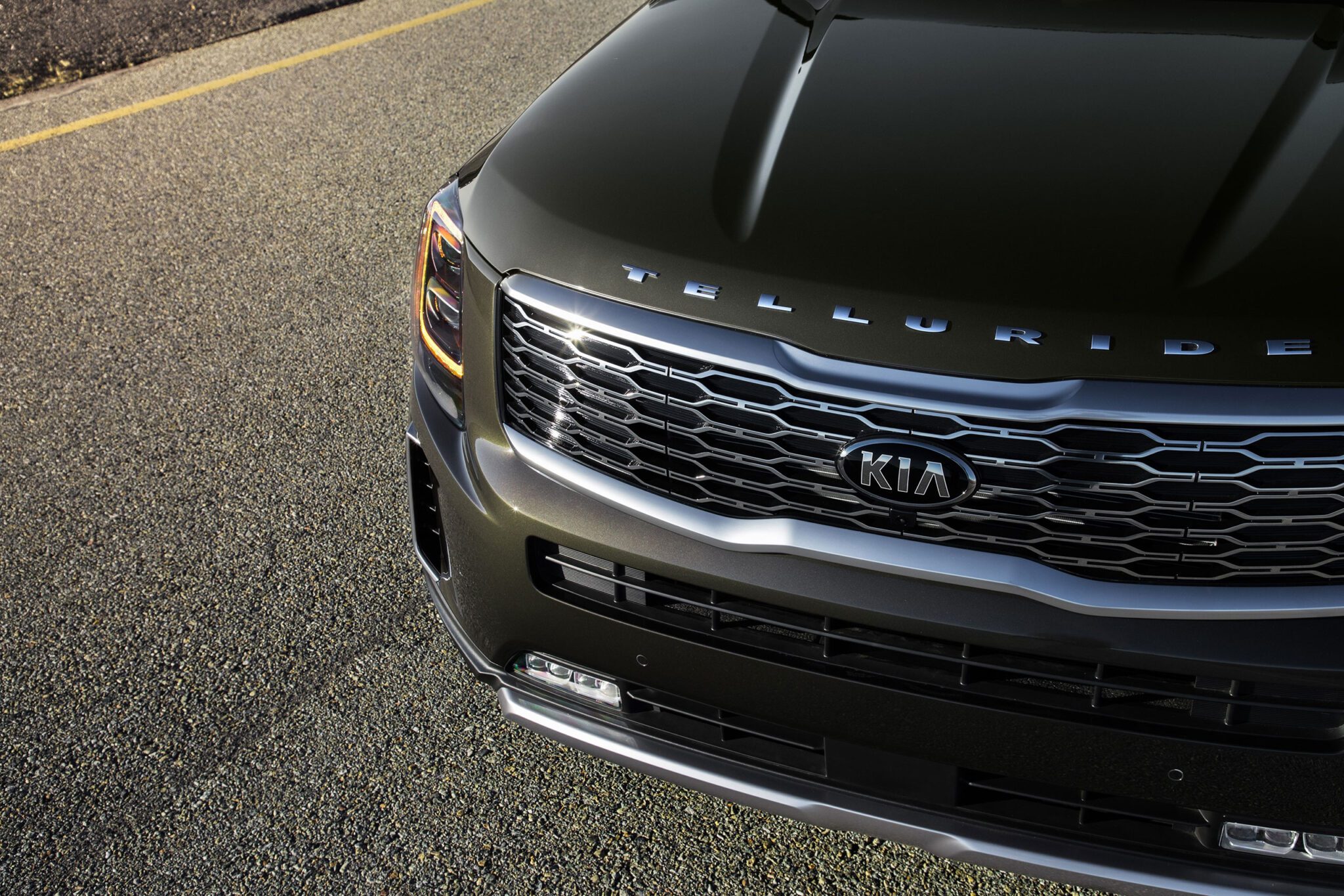 AutoWireDaily — Kia recalls 462,000 Tellurides over seat fire risk