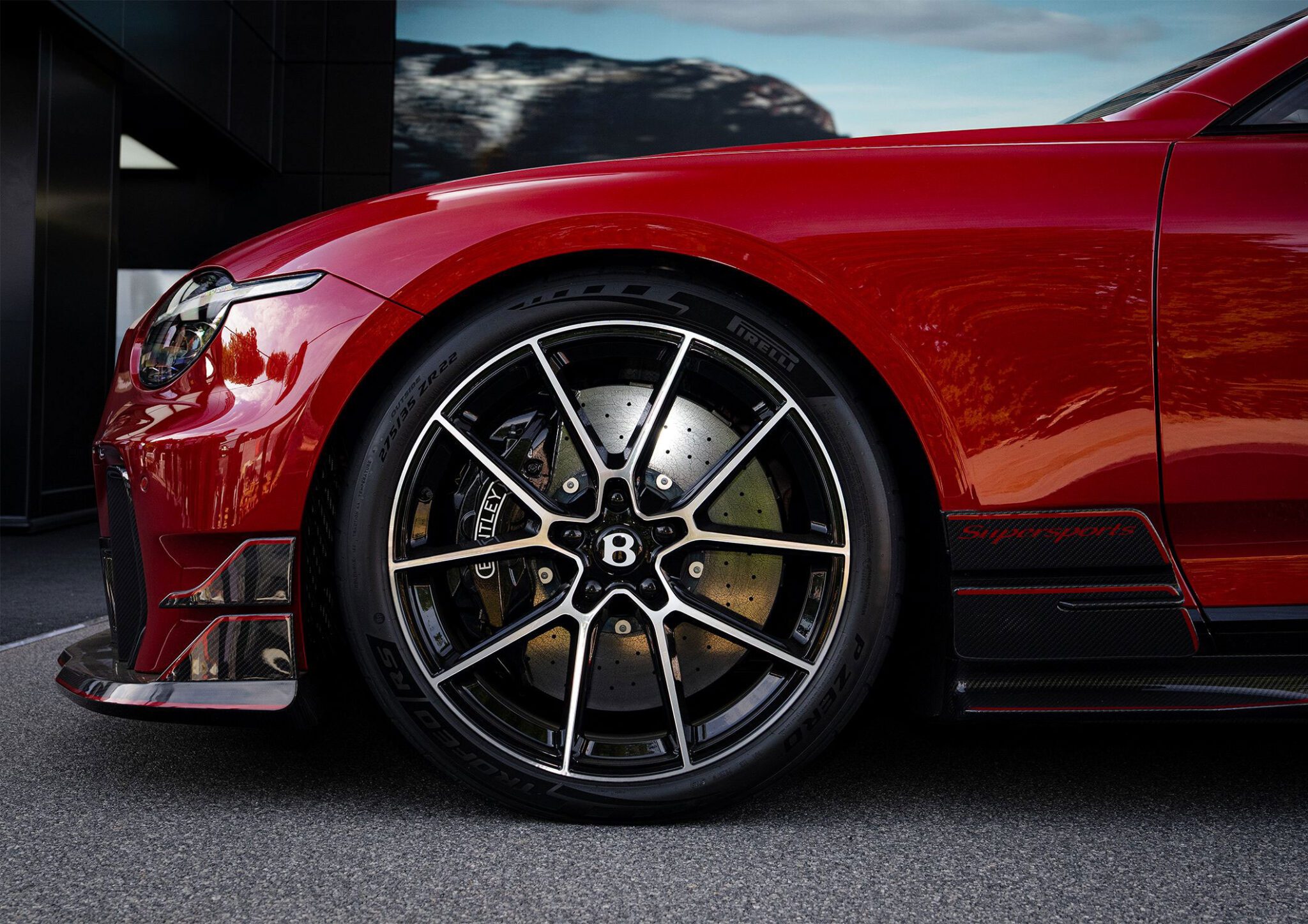 AutoWireDaily — Pirelli presents P Zero family with 300 OEM homologations