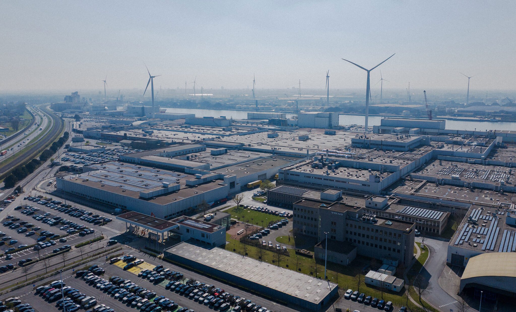 AutoWireDaily — Volvo Cars signs €119m deal to safeguard Ghent plant
