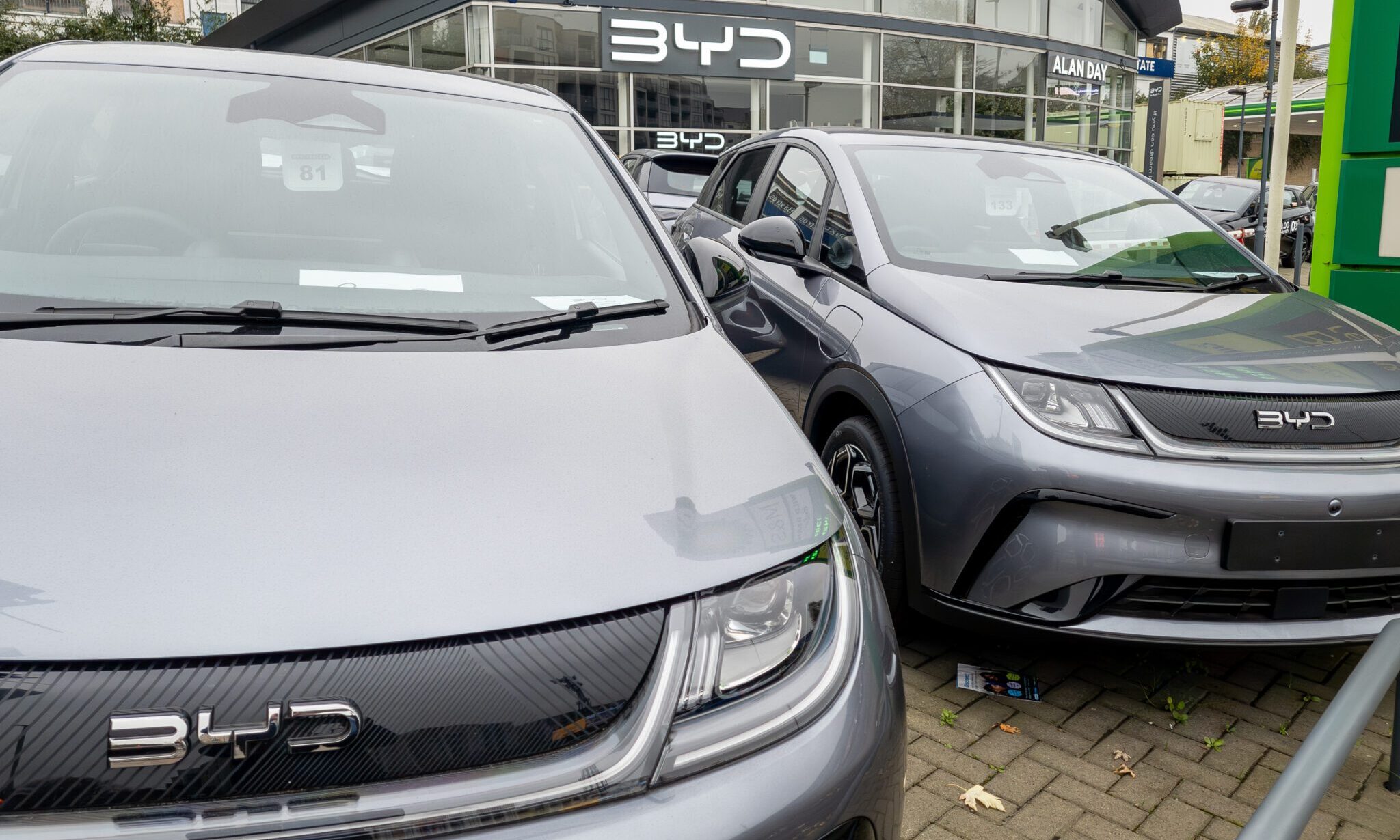 UK edges towards China EV tariffs ahead of EU summit