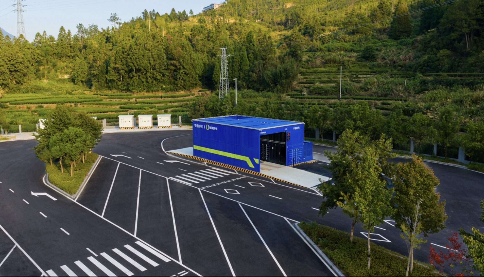 CATL pairs swappable and fixed batteries for heavy trucks