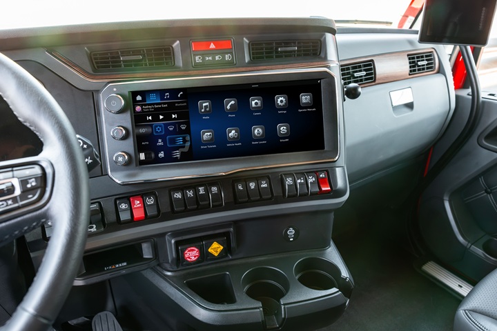 Kenworth Class 8 trucks gain 15-inch touchscreen cabin | Automotive World